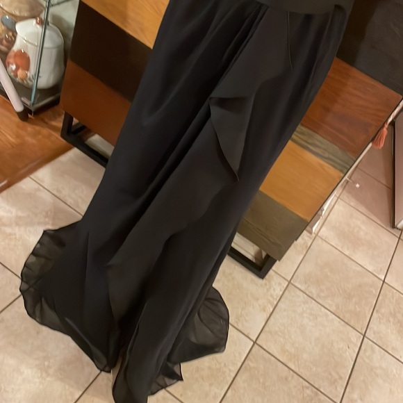 Size 12 Vera Wang gown - Picture 3 of 6